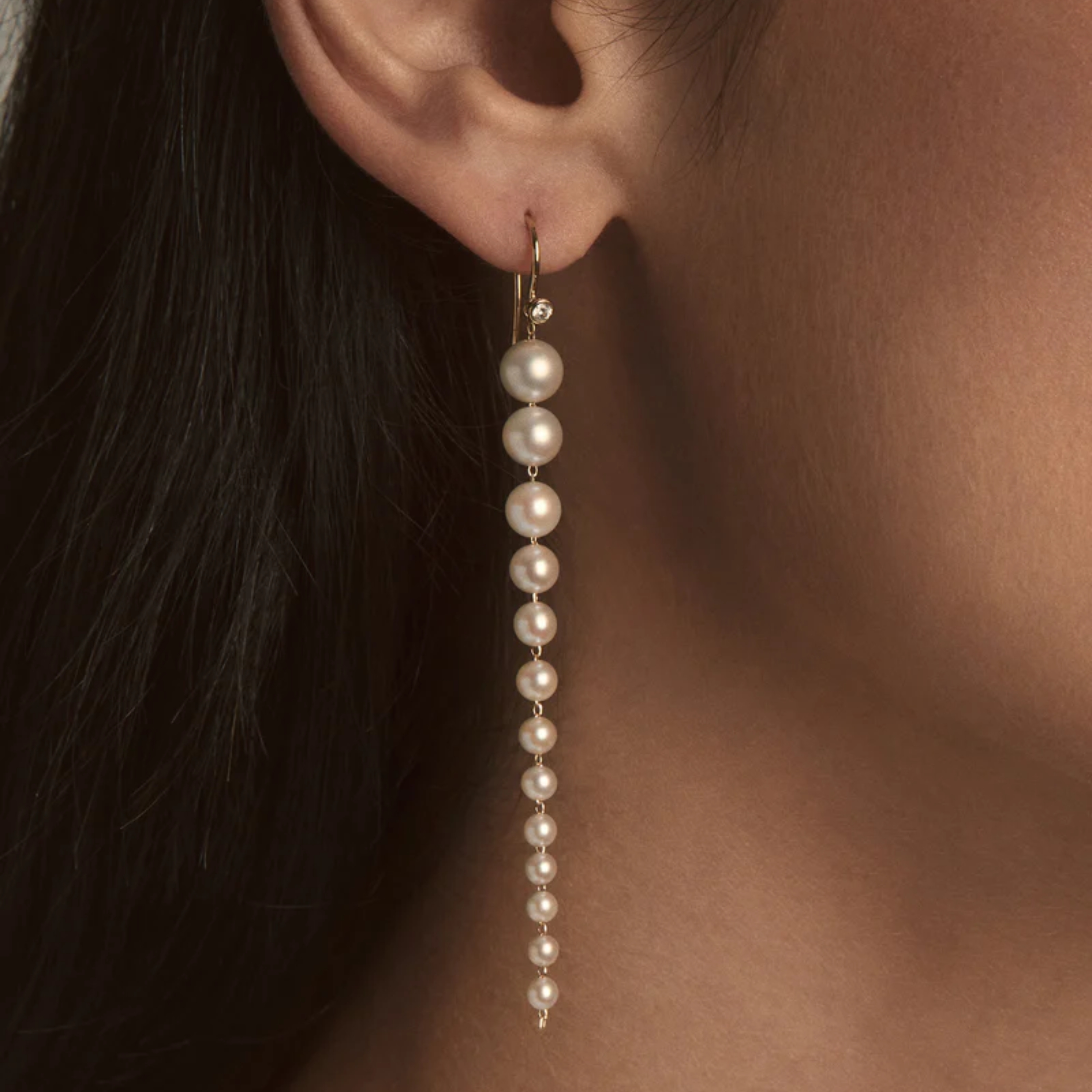 14kt Graduating Pearl And Diamond Earrings